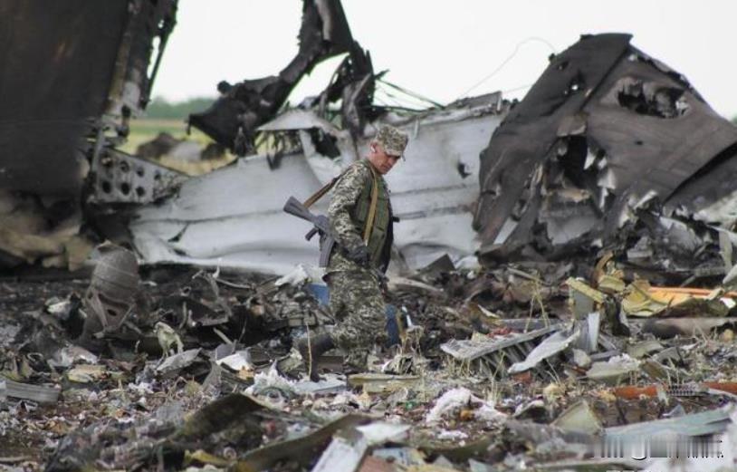 俄罗斯国防部证实，带着乌军65名即将交换战俘的伊尔-76在别尔哥罗德被击落，乌军