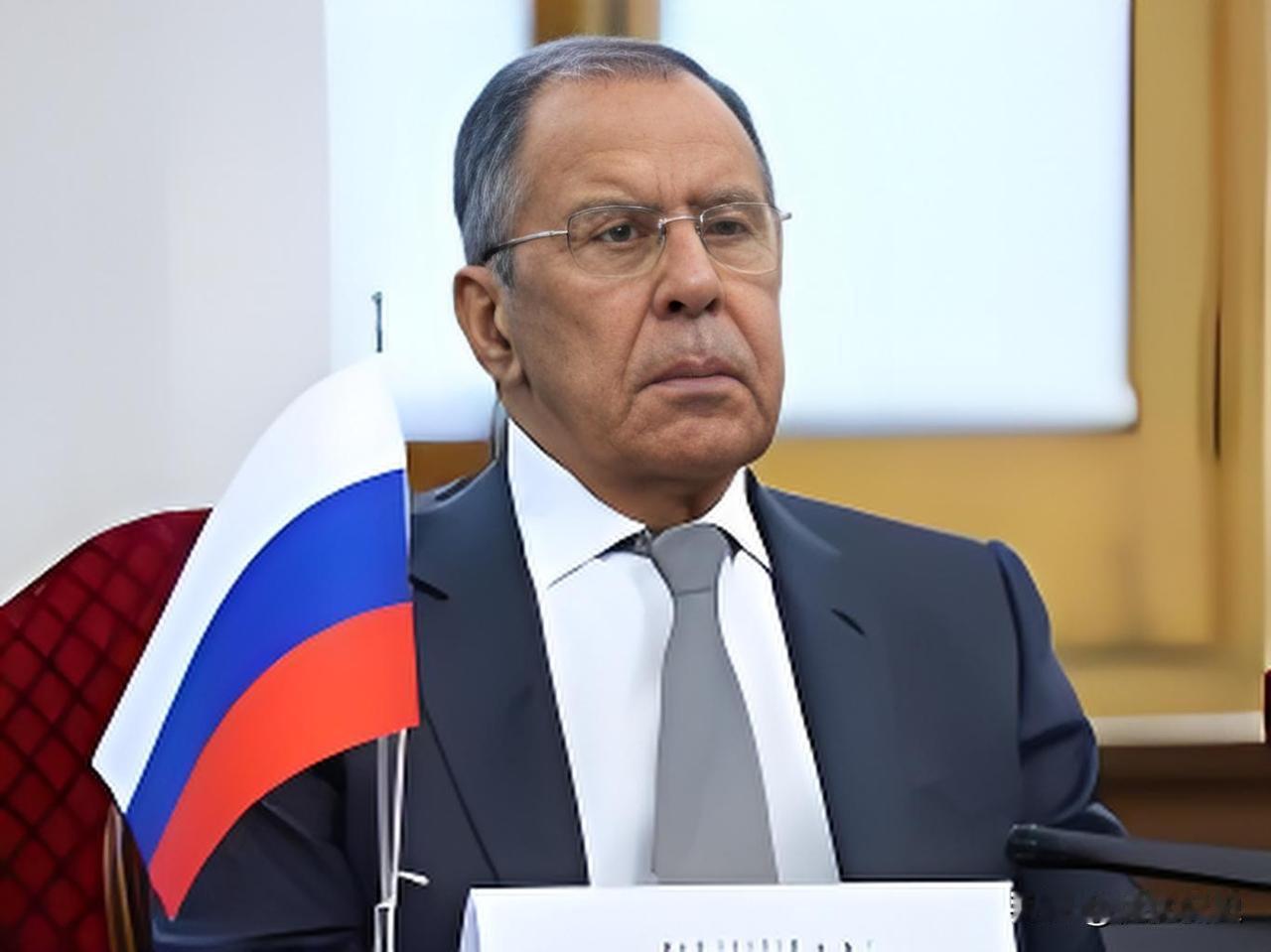 全球都在盯住霍尔木兹的炮火时，俄罗斯突然把65亿美元的军售单子拍到伊朗桌上，直接