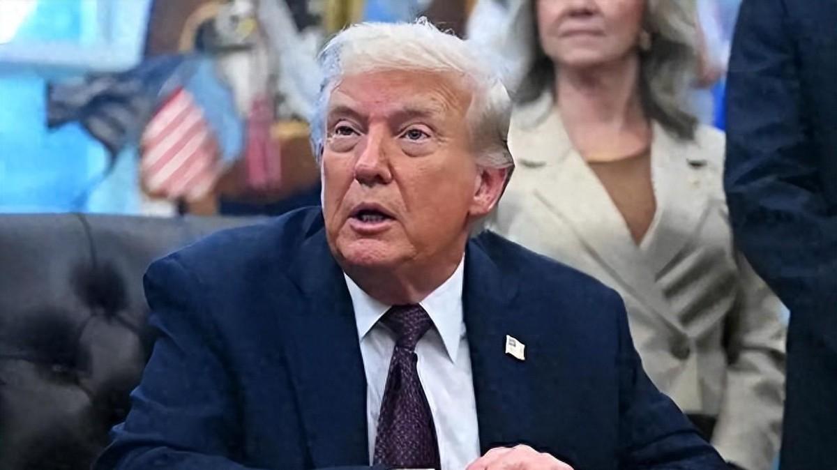 停摆40天塌房全球！美国欠盟友工资、断援乌武器，中国默默补位
美国连续40天的政