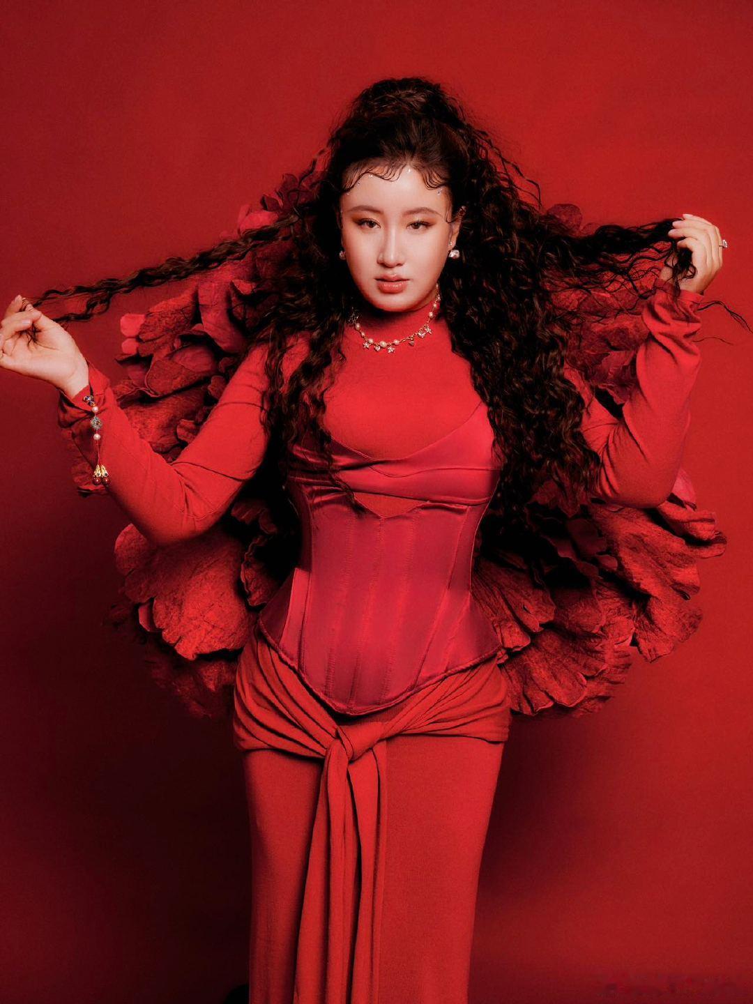 锤娜丽莎等到50岁都要上歌手锤娜丽莎聊童年创伤 永远为坚持梦想的人心动！直言一定