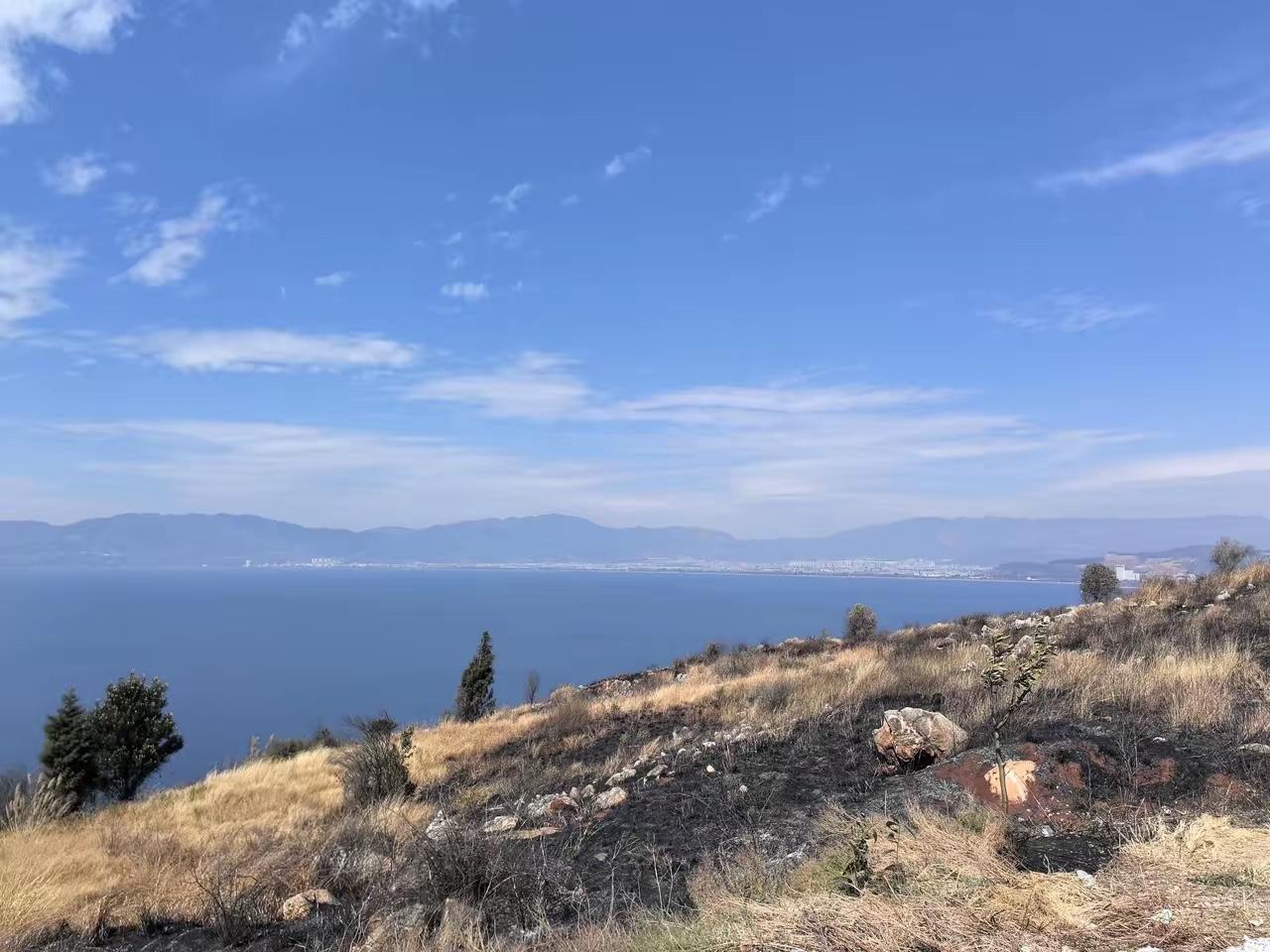 现在美国日本韩国的股市涨疯了，天天在创新高，你说这是他们经济过热？那肯定不是，实
