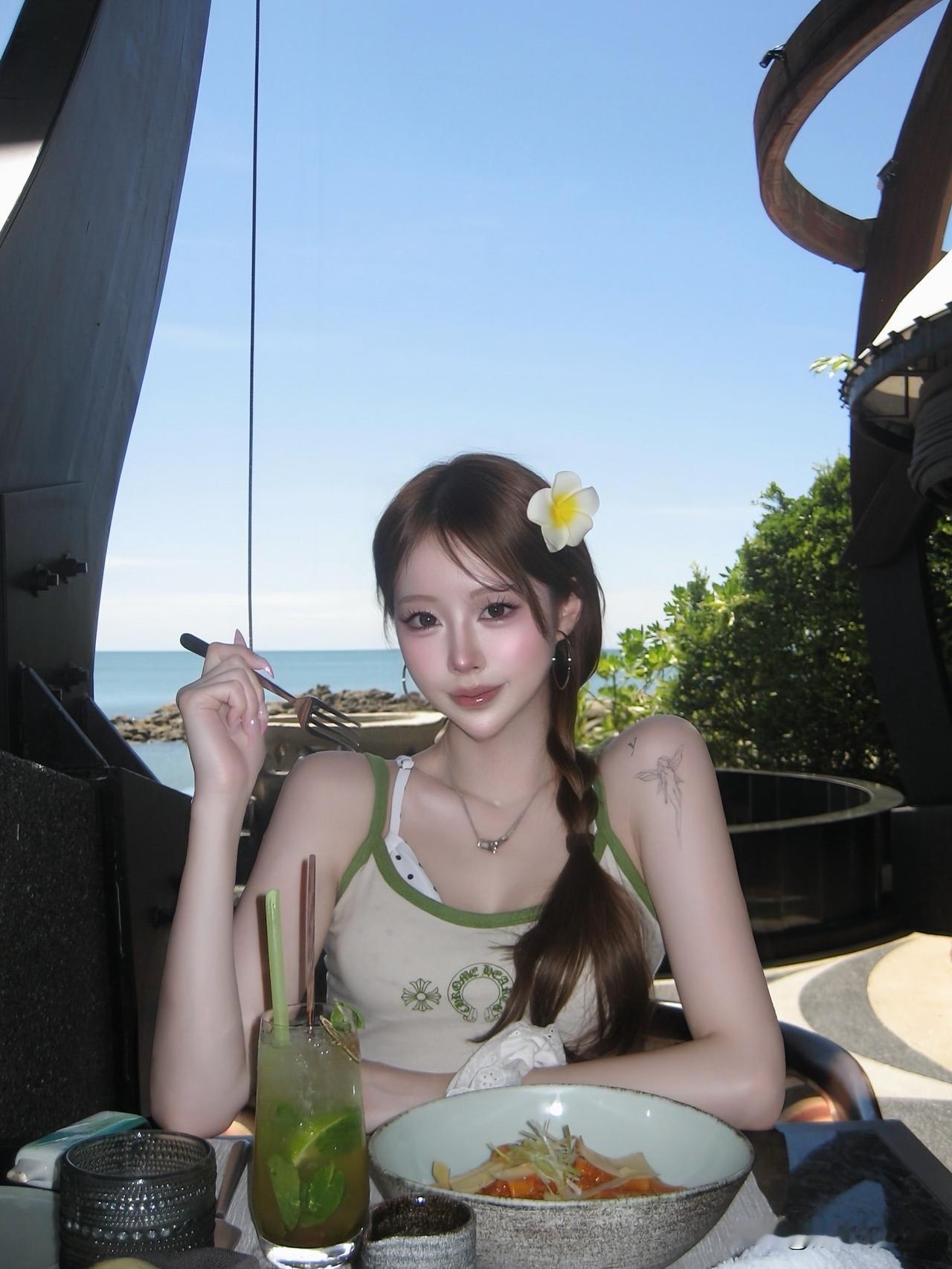 晒一晒你的日常穿搭你在北京周口，我在云南元谋，拉起你毛绒绒的小手，爱情让我们直立