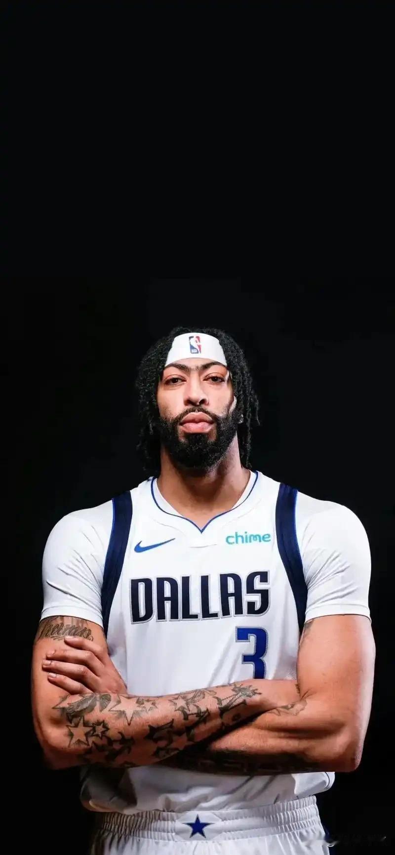 现在的浓眉没有球队要？
健康的浓眉仍是顶级内线攻防核心（2025-26赛季场均约