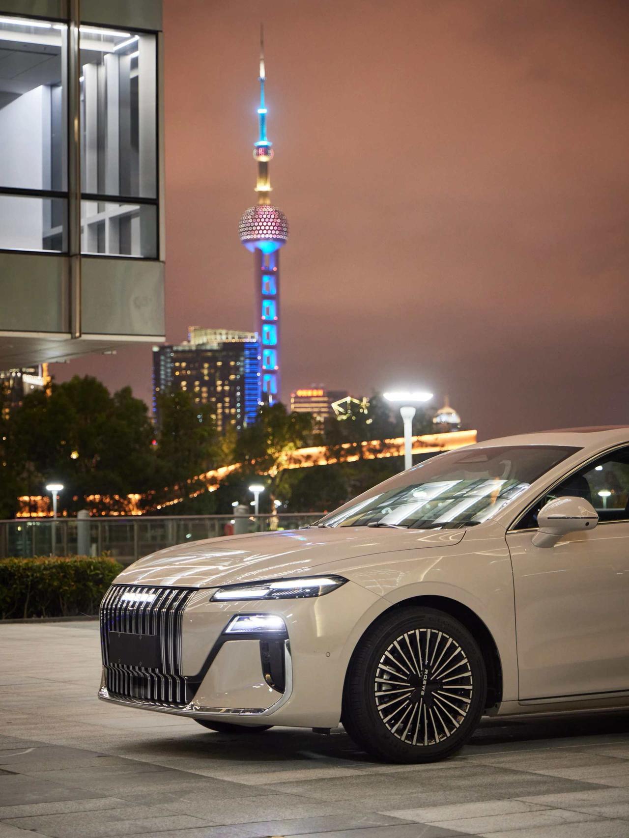 今天看到婚前同居的热点讨论，评论区简直比代码冲突还精彩！有人说同居五年能分财产，