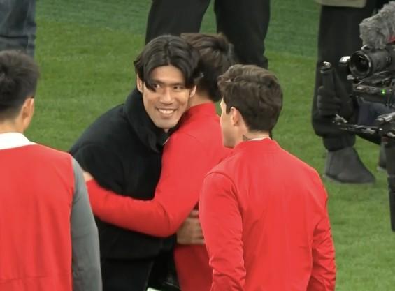 海港名宿的回应是否有些自相矛盾！近日海港名宿吕文君在接受东体报表示职业生涯最大的