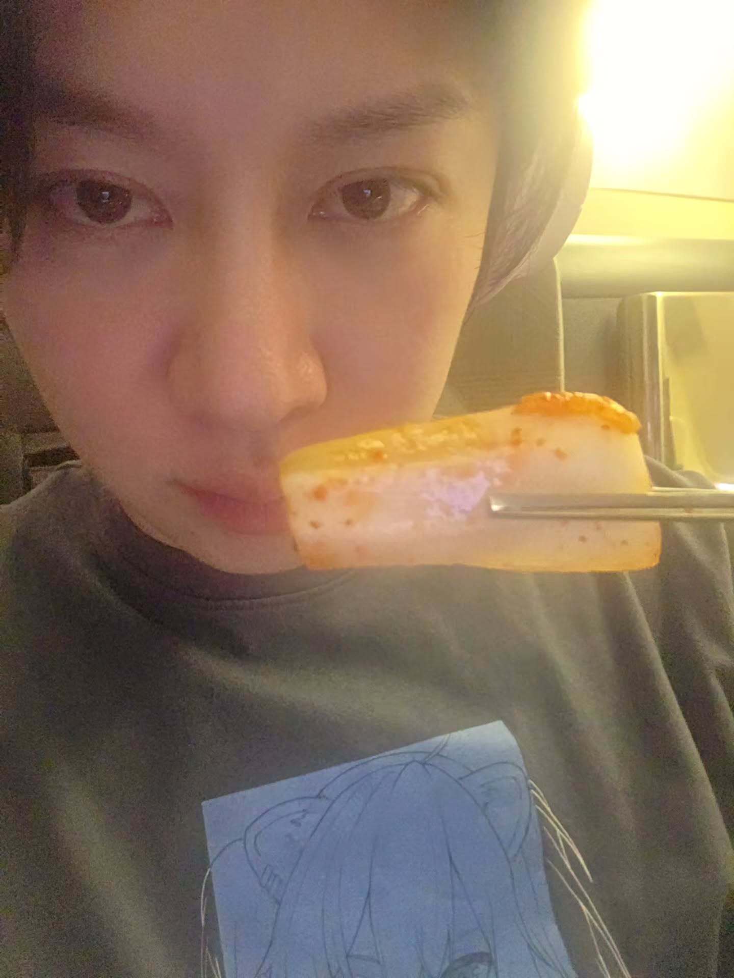 “CB百蓝_。251231金希澈 IG更新：2026年也和SJ在一起💙试着拍了