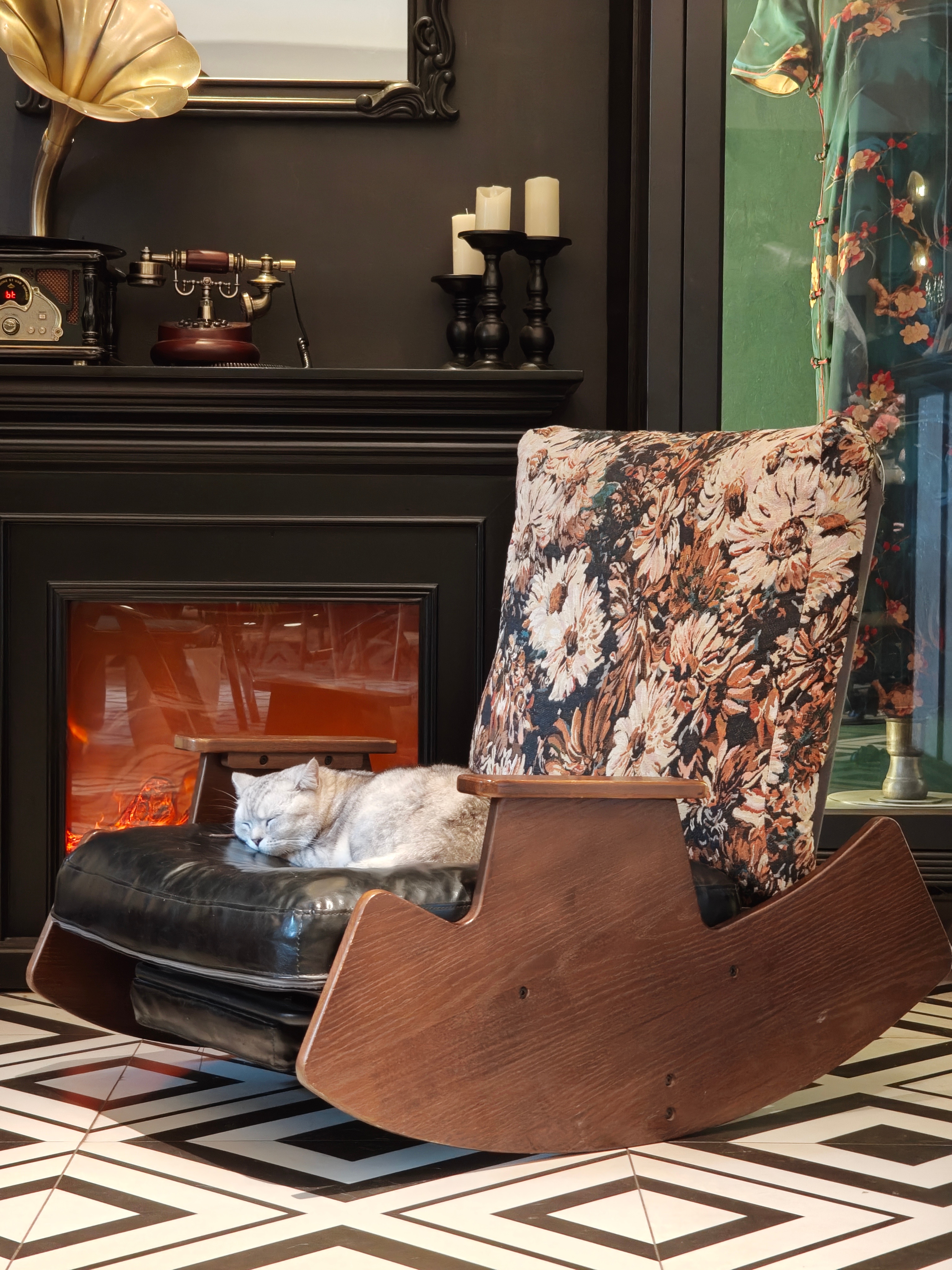 重庆开大车太难受了，太适合萤火虫了。 