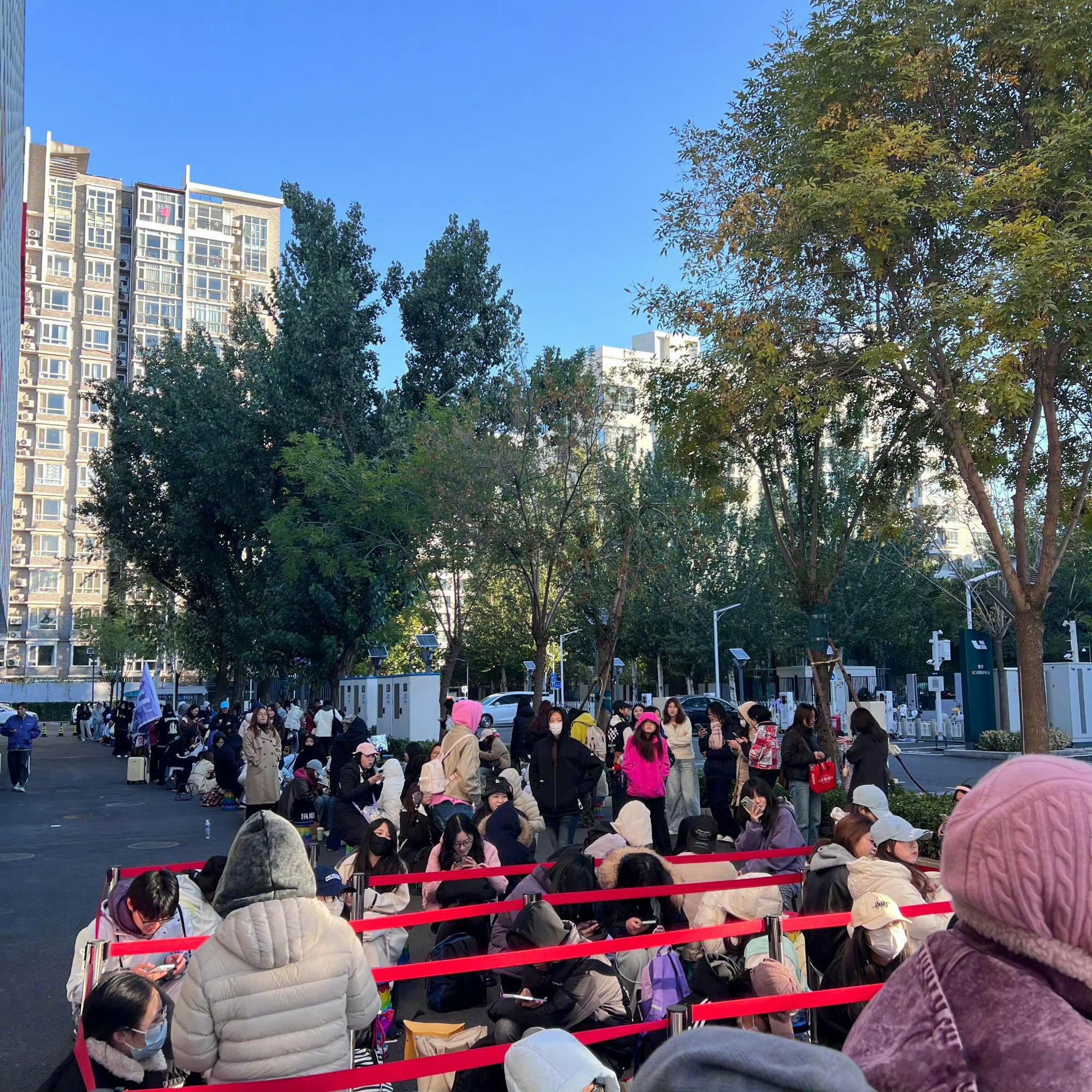 王鹤棣北京品牌活动王鹤棣北京线下人气王鹤棣北京线下人气，可以的，[爱你][爱你]
