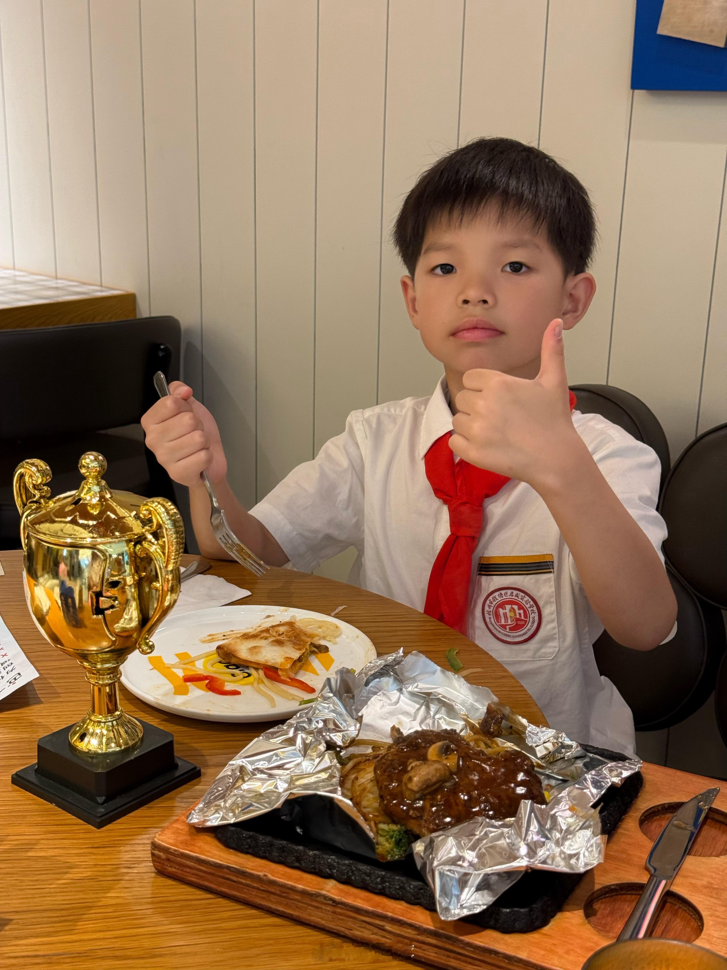 繁花有时，深根有时，俱是佳期。祝你永远向上生长。🏆 