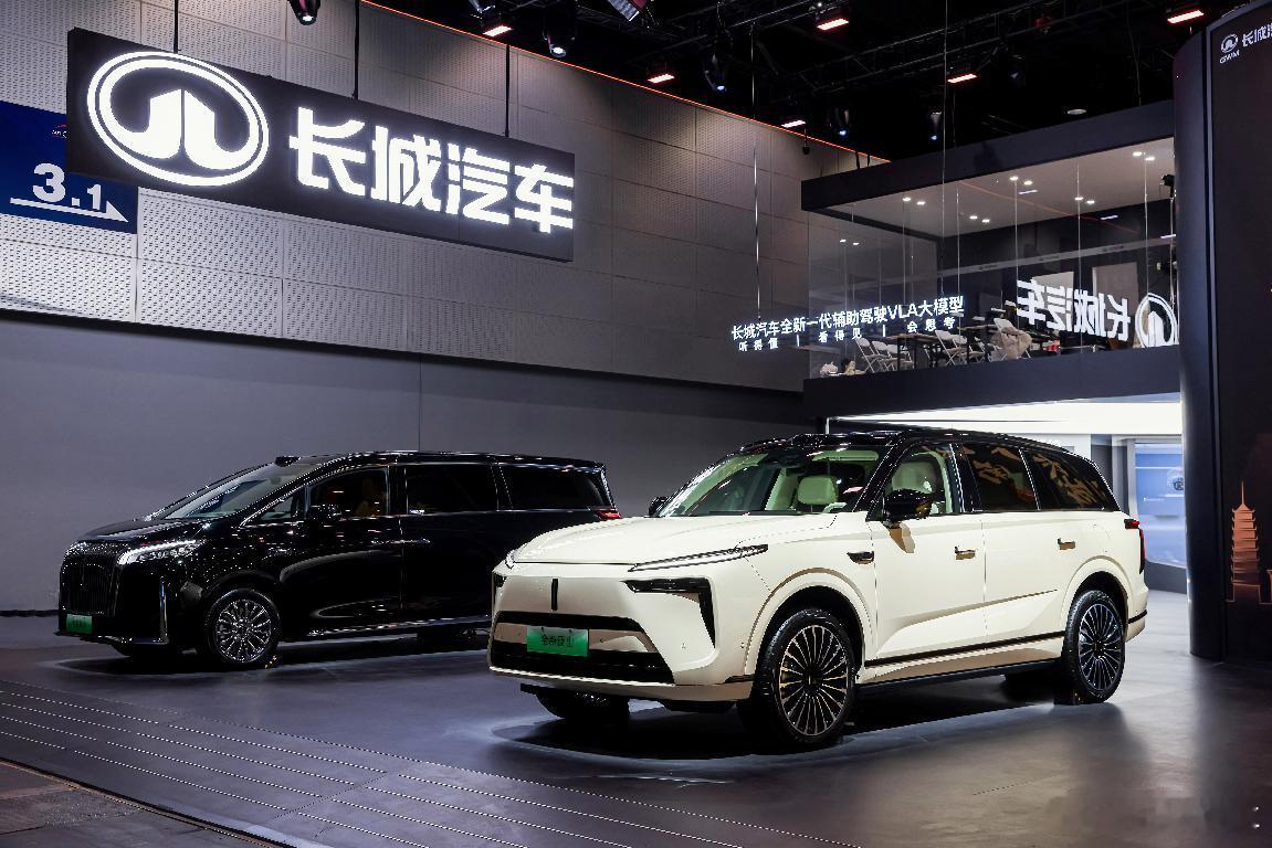 广州车展|新高山\蓝山亮相，魏牌爆VLA辅助驾驶大模型，智能升级当广州车展的幕布