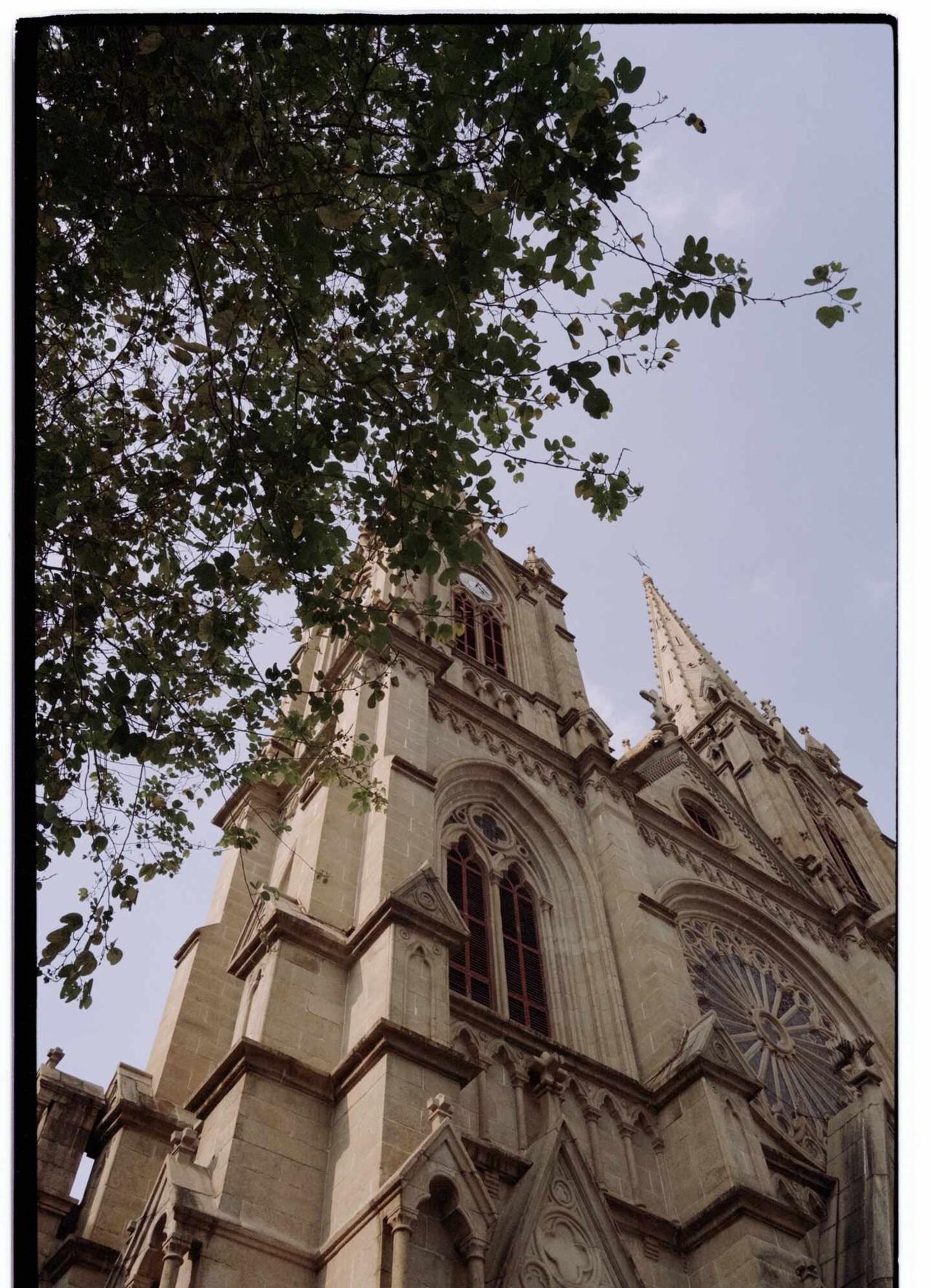 ⛪️&🏝️
【广州一日穿越欧洲🌍｜圣心大教堂⛪️+沙面岛🏛️原图直出绝了！