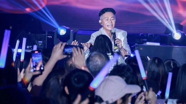 上月榮獲溫哥華影帝殊榮的張兆輝演而優則唱，於12月19至20日在南沙參與《期遇好