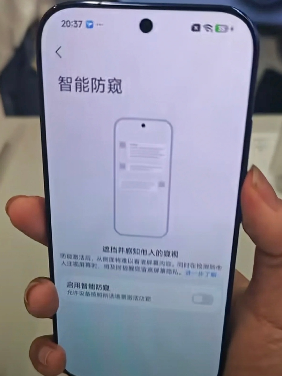 就这么说吧，我之前体验过的荣耀WIN RT屏幕侧倾都没这么蓝/绿，要知道老周我是