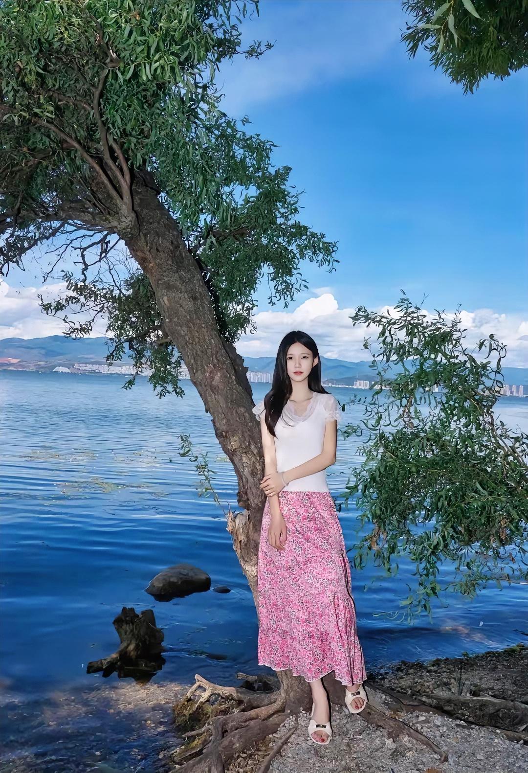 看看我们乡村的天空美吗？是不是比你们那更蓝