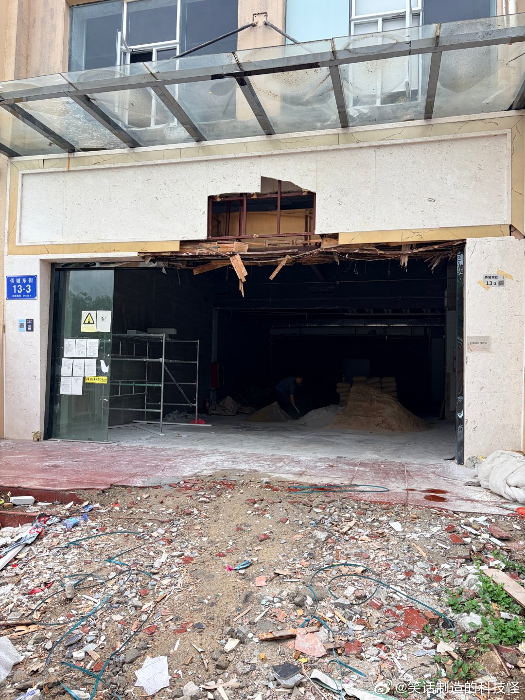 有奖征集，我这车库设计师问我要在门口挂个小招牌吧。一下子给我问懵逼了，因为它也不