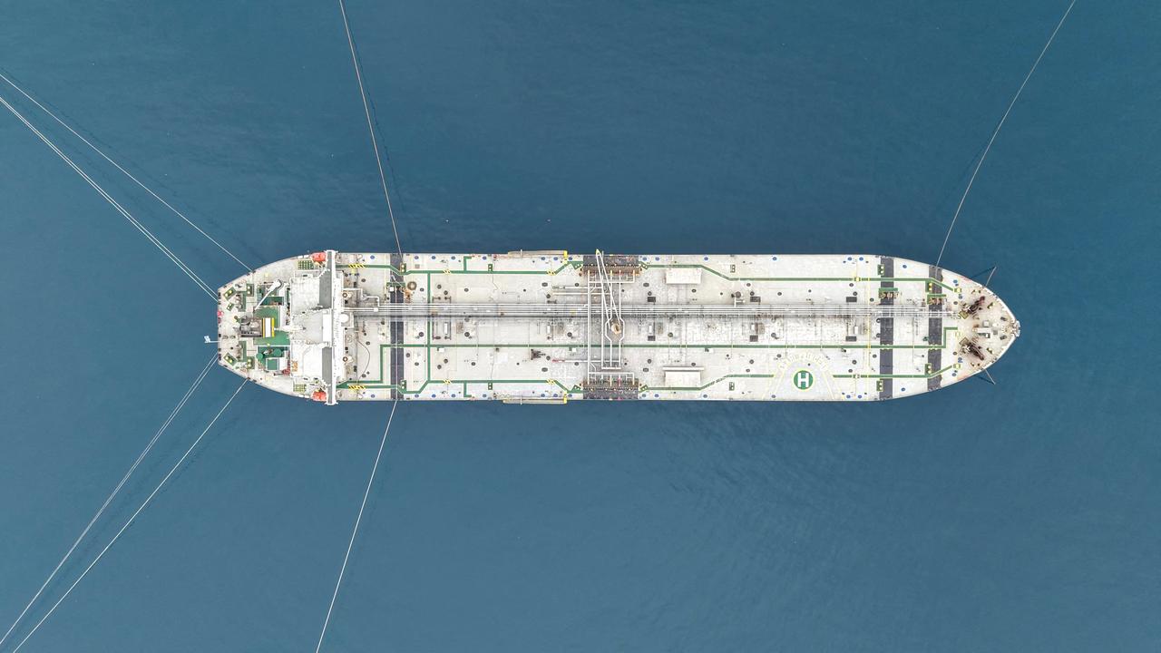 根据船舶追踪平台Marine Traffic公布的最新数据显示，当地时间周六，一