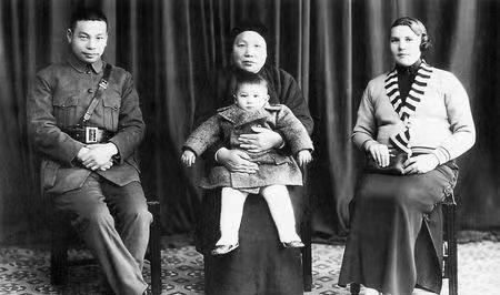 毛福梅关键时间线：含蒋介石、蒋经国。
 
1. 1882年
毛福梅出生于浙江奉化