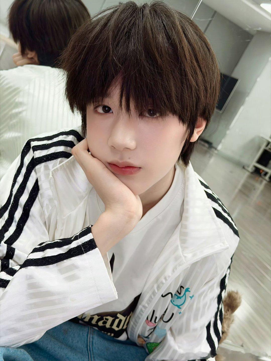 魏子宸 🍊魏子宸 四代活力舞担你是耀眼而璀璨的光  𝐘𝐨𝐮 𝐚𝐫𝐞