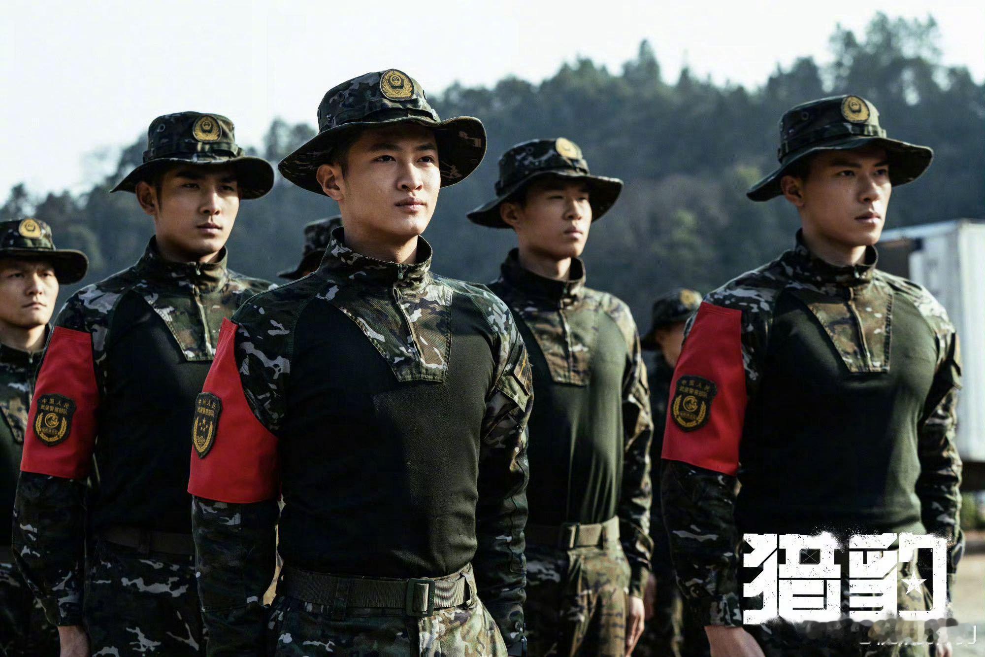 史彭元也是抽象到喜人赛道了 导演快看！史彭元在戏外给《猎豹》F4搞了个“动物宇宙