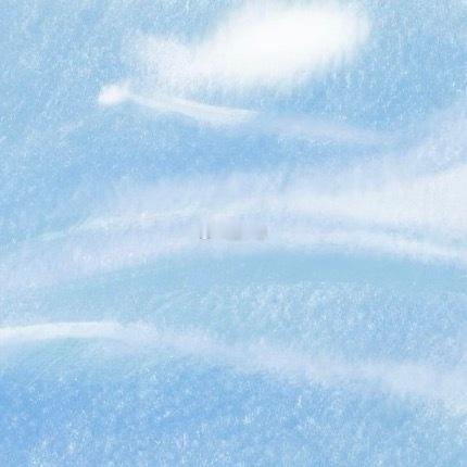 0000浅波藏趣，破雾寻光层层淡蓝水波缓缓舒展，一圈圈涟漪轻轻荡漾，鱼儿自在游于