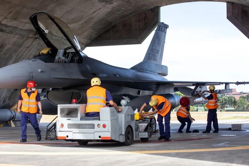 台军目前的F-16战斗机的升级，按照台湾省方面在1月7日传出的消息，很可能让美国