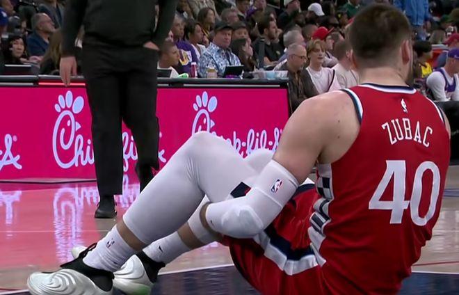 快船中锋祖巴茨遭遇左脚踝二级扭伤，将在3周之后接受重新评估。 连个中锋都没了，快