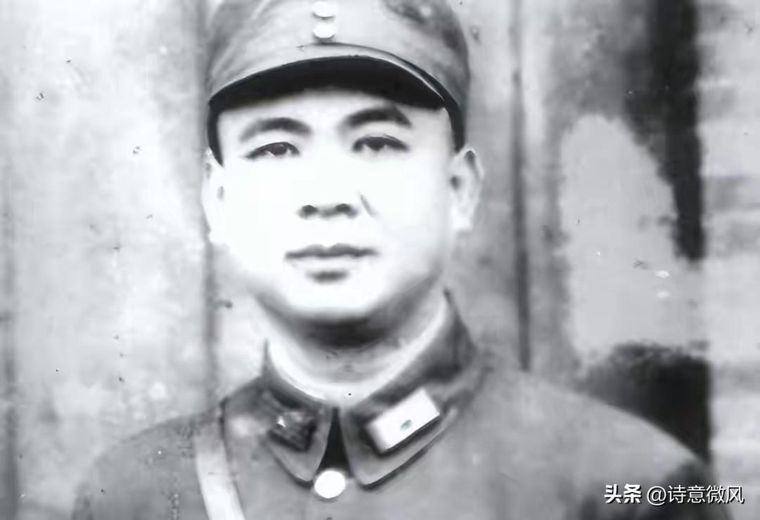 他被抬上刑场时，已病入膏肓，蒋介石却命令：“夫妻要一同伏法”
 
这人不是别人，