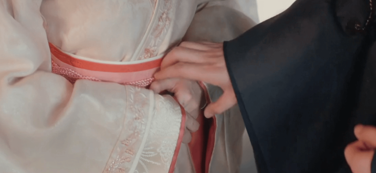 不懂为啥那么多人喷刘宇宁我觉得这部剧里他表现很好乱世枭雄不可能是小白脸他的形象演