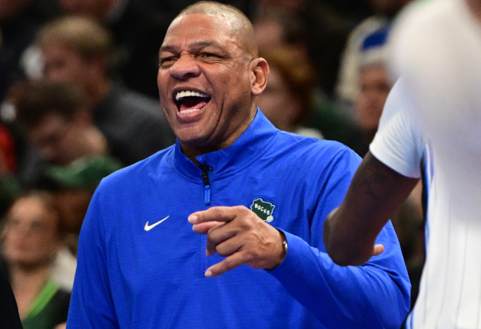 NBA季后赛首轮G4，魔术94-88力克活塞，系列赛大比分3-1领先。2003年