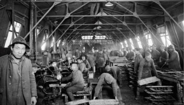 1937年，太原兵工厂的刘贵福，听说八路军打了胜仗，就带4个工友，打算去投奔八路