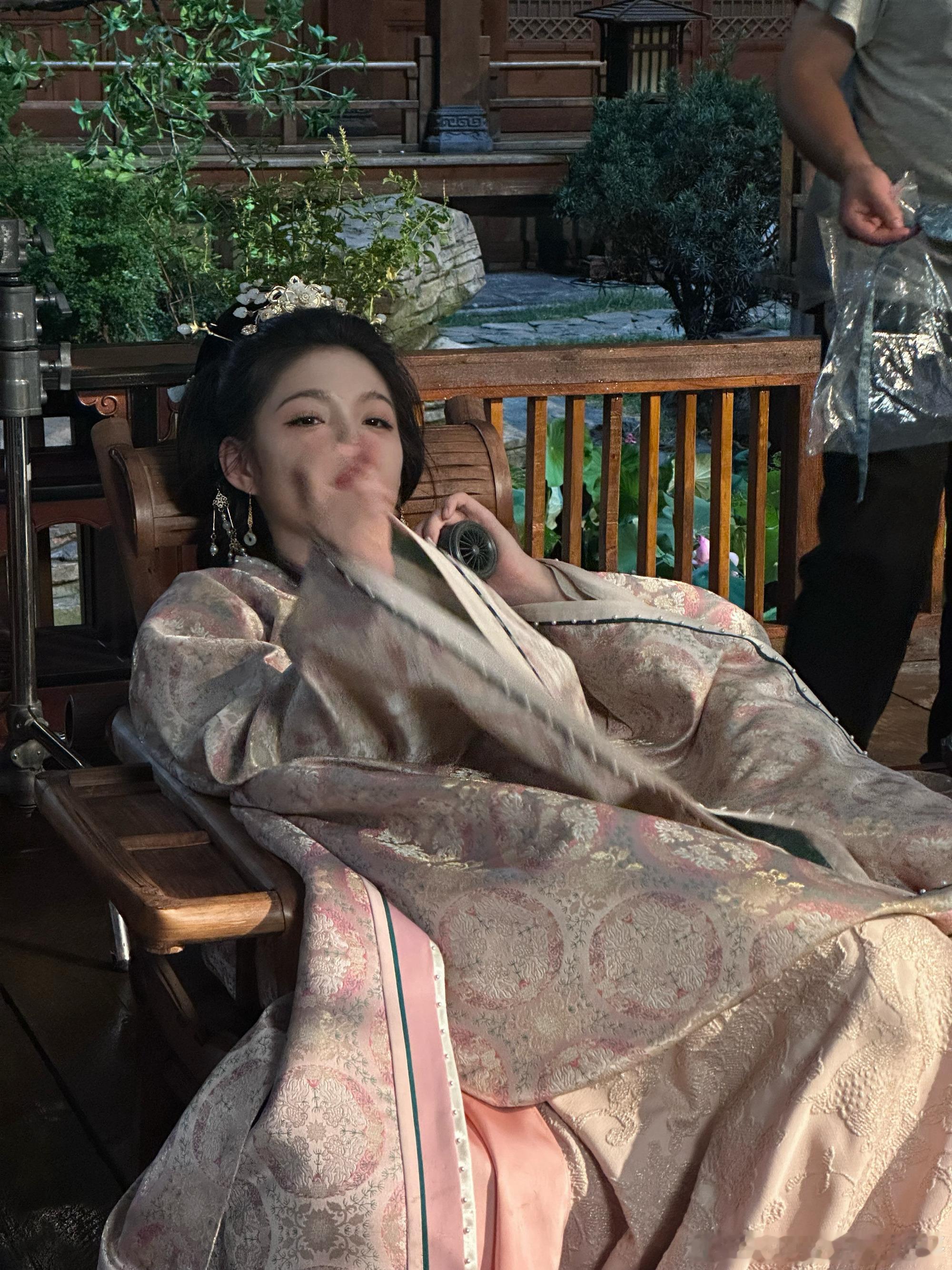 艾米   am艾米谢嘉鱼am艾米雀骨𝓔𝓽𝓮𝓻𝓷𝓪𝓵 𝓽𝓱𝓸?