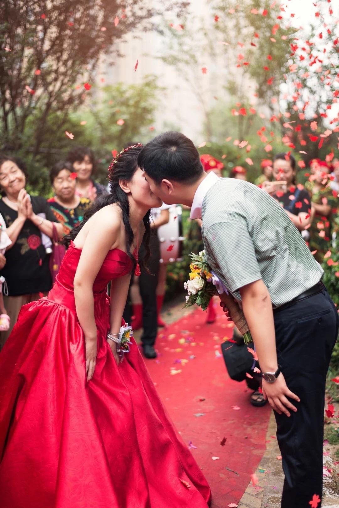 姨妈给32岁高管表妹征婚，开出10条硬核条件，看完我直接沉默了

我姨妈最近天天