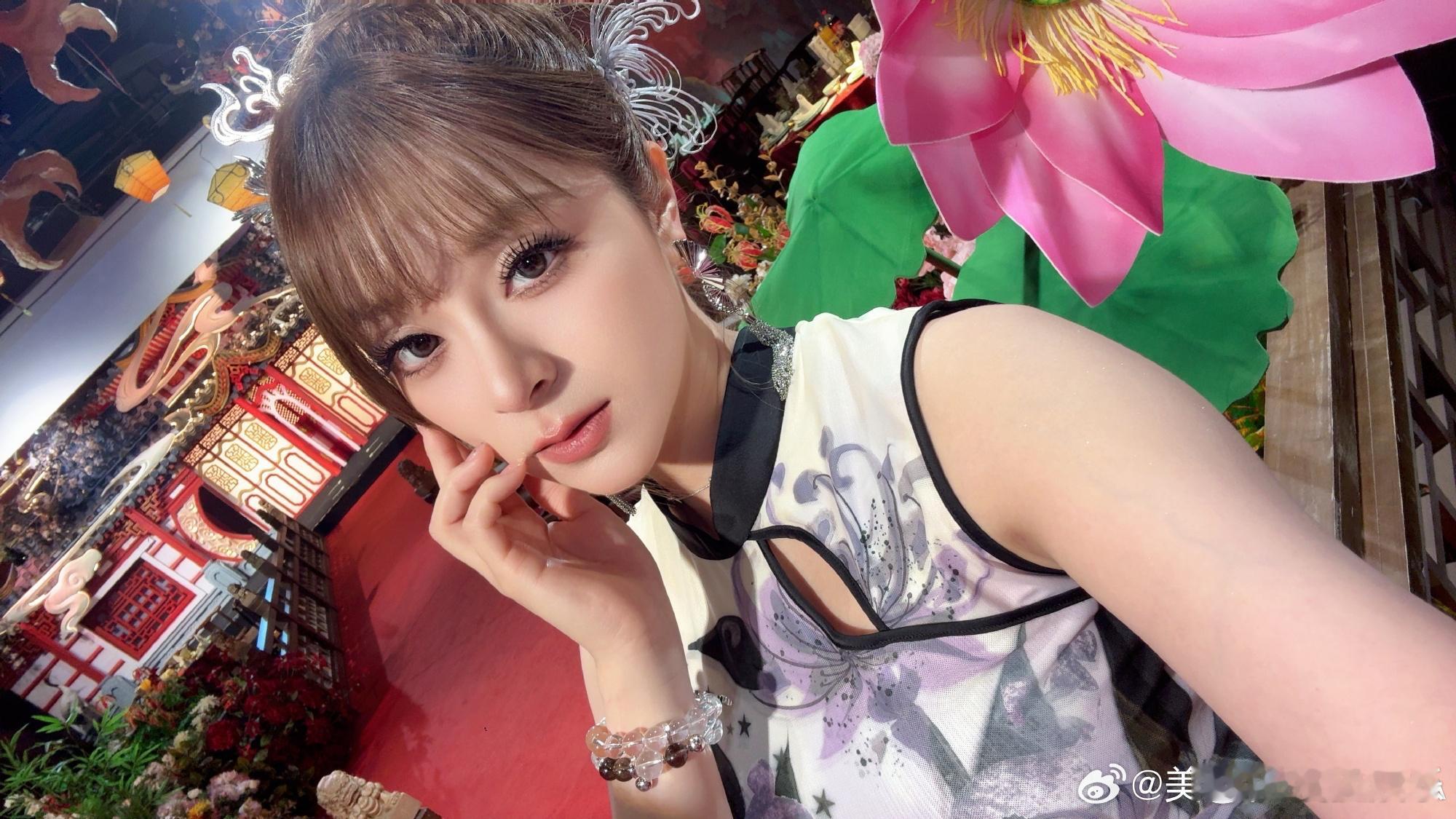美依礼芽宣布离婚今日，歌手美依礼芽发声明正式宣布与摇滚乐队吉他手Poni Kin