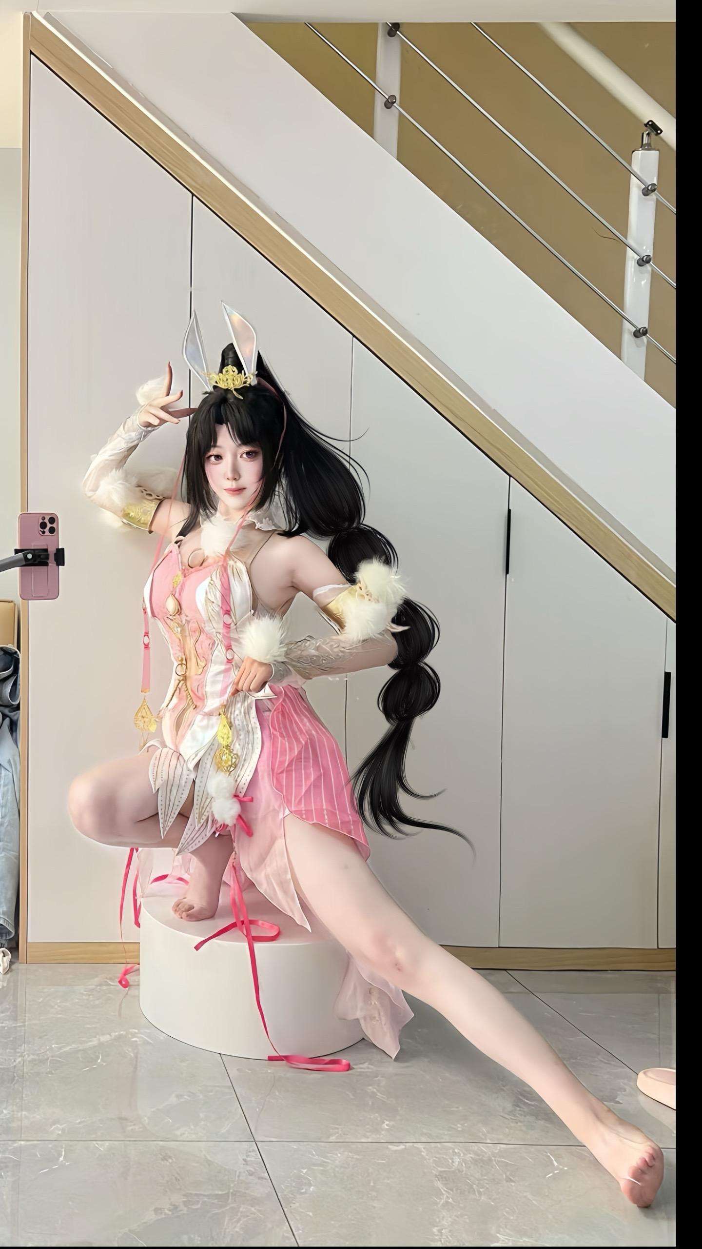 你小舞姐的皮肤就是权威。