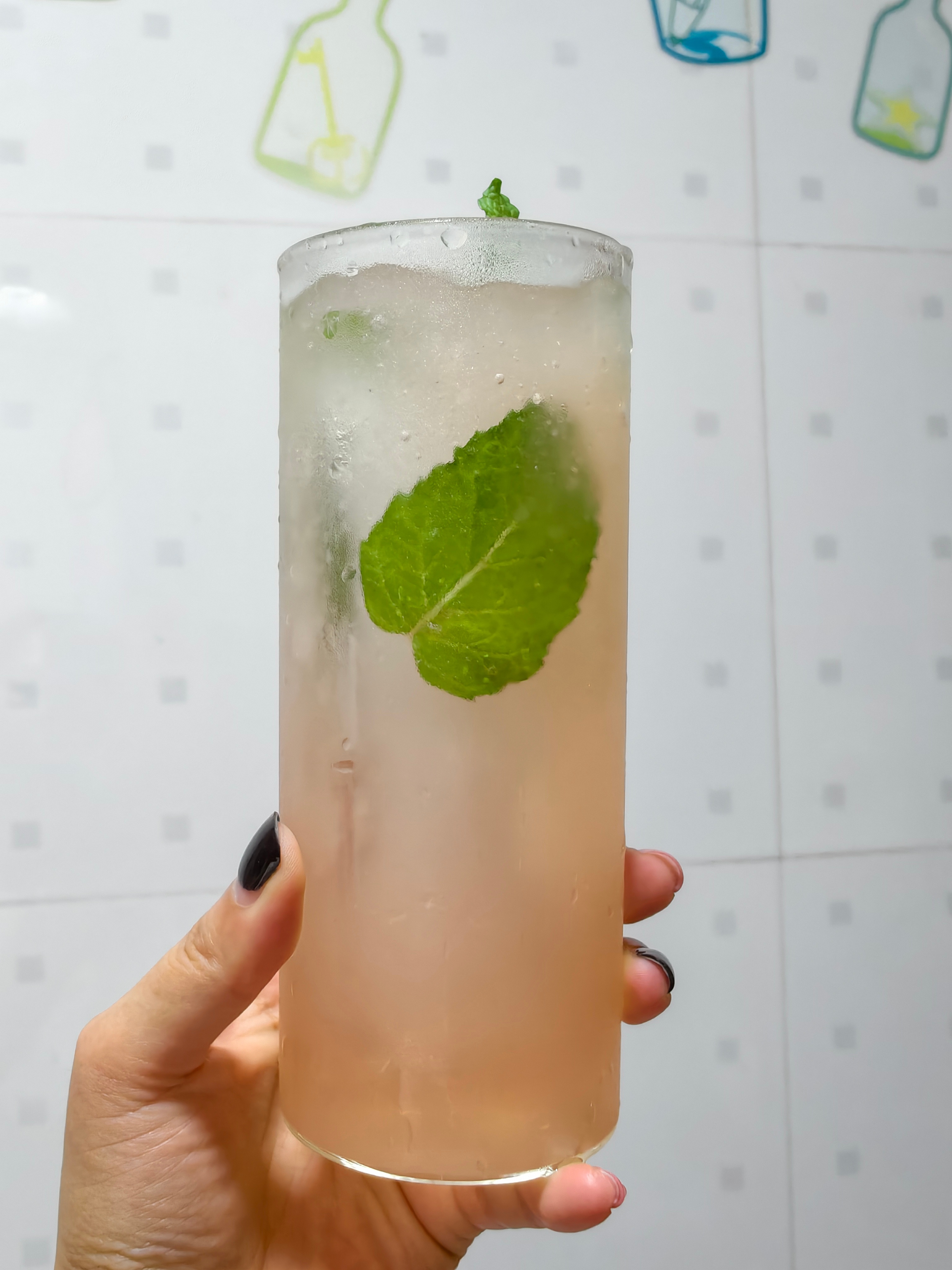 酒点到了，来杯少妇粉。日常分享微醺  ​​​