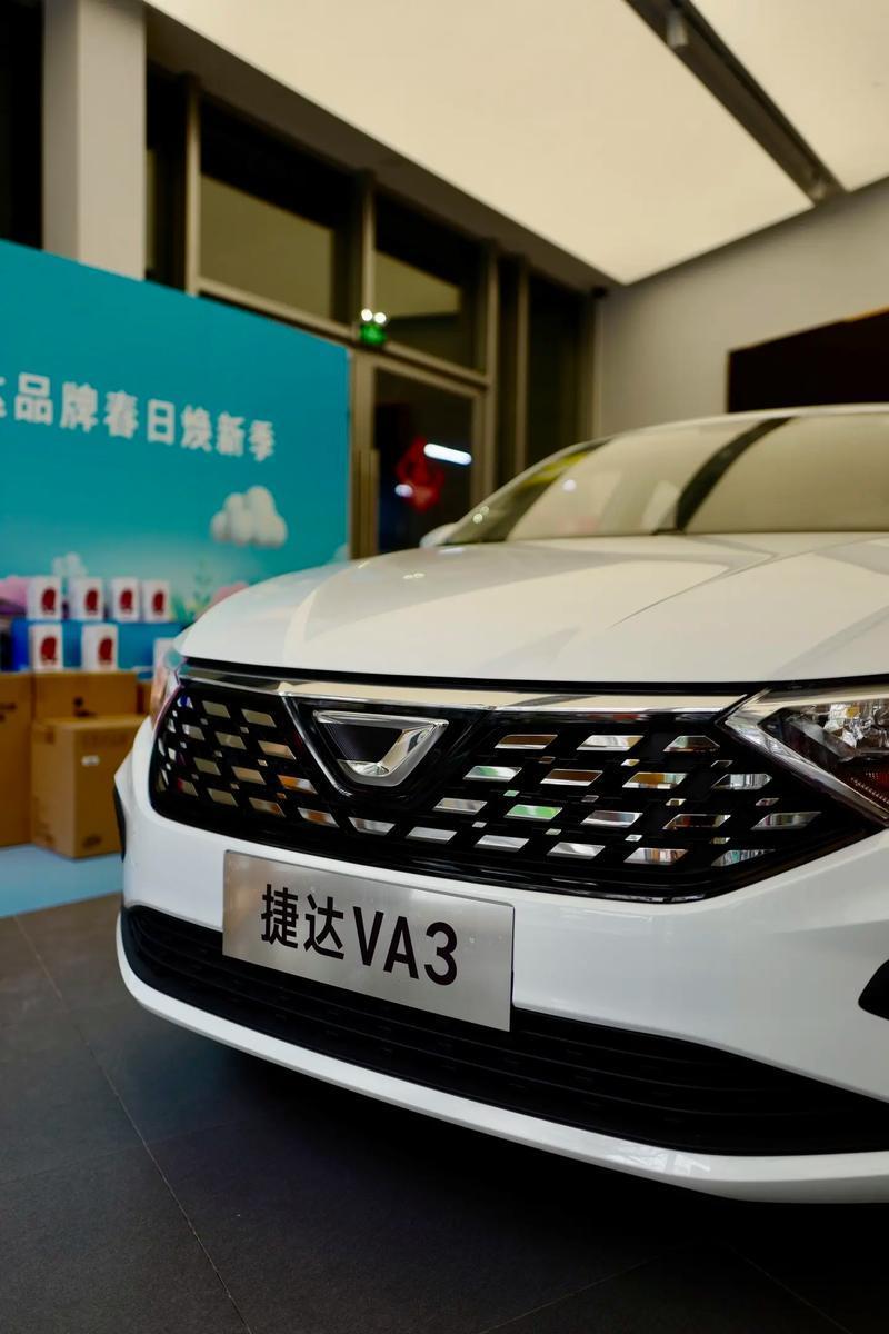 【捷达首款纯电车来了！】斯柯达走了，捷达还在死撑。从这次捷达纯电车型首秀可以看出