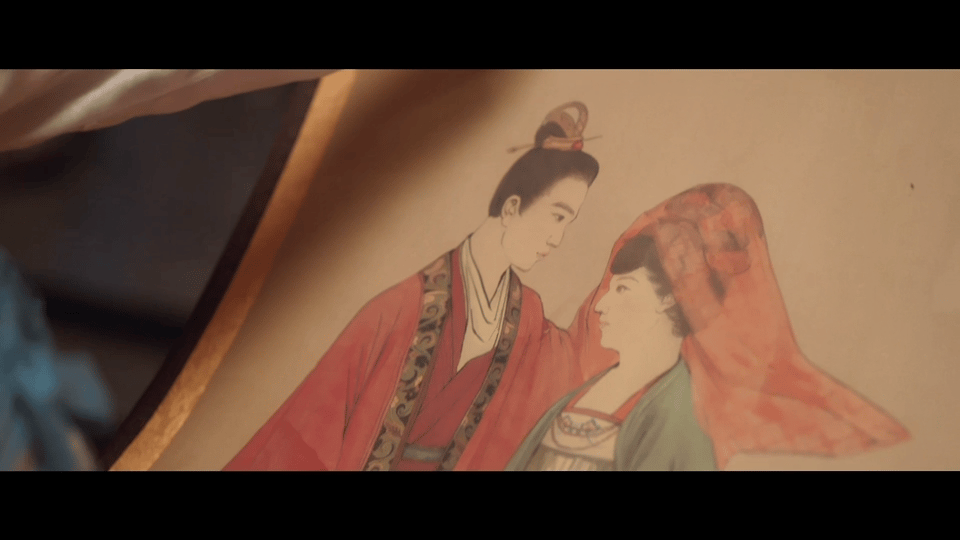 白天领导汇报晚上老公抱抱 默契的配合让人忍不住想要记录下每一刻，夫妻间的小动作总