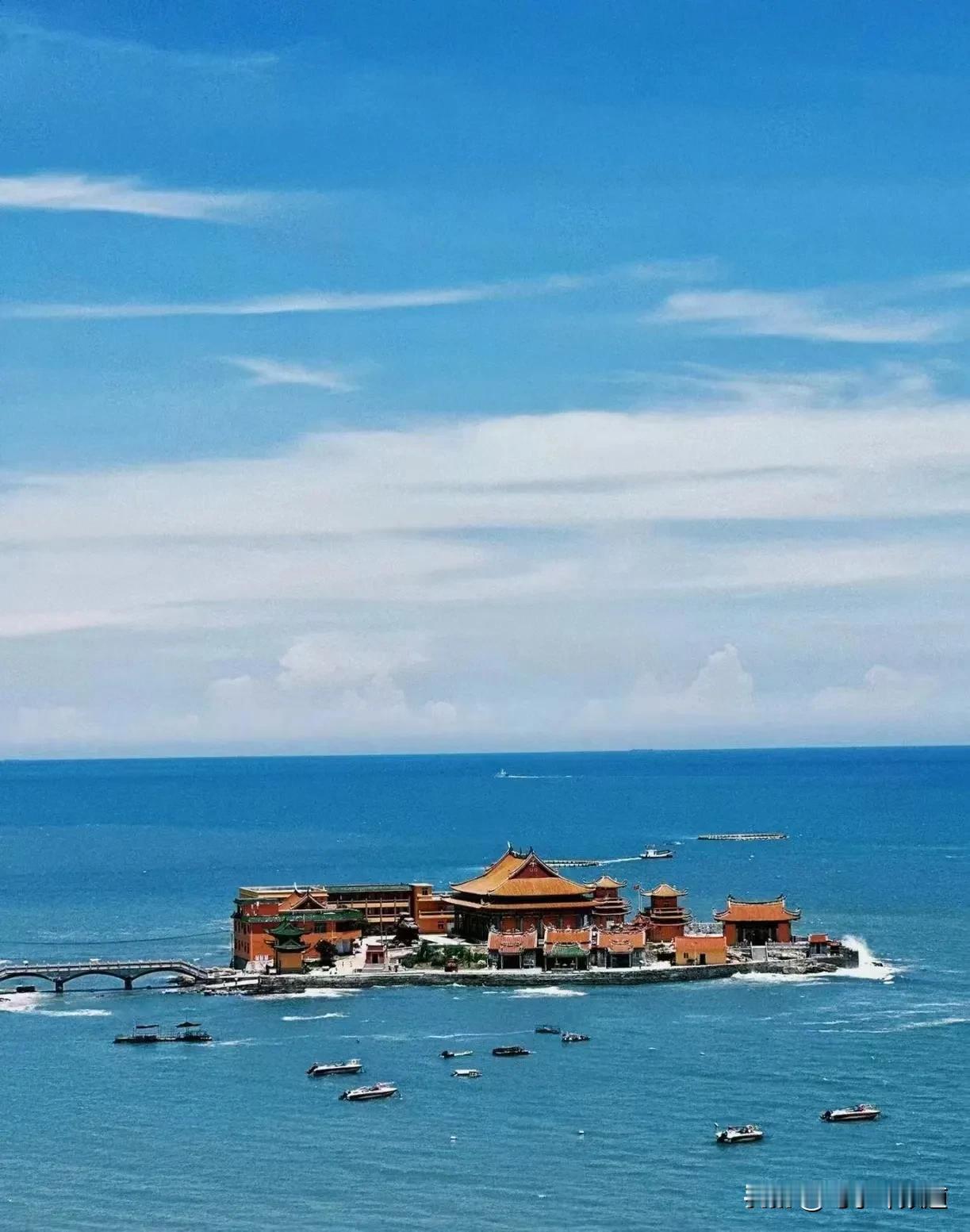 一个很美的海上寺庙，大家知道这是那吗？  ​​​