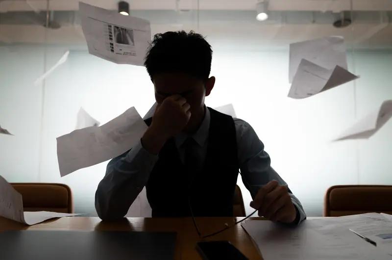 父亲工资儿子带领操作出错 
儿子险些丧失公考资格 法官妙解社保误录难题
2025