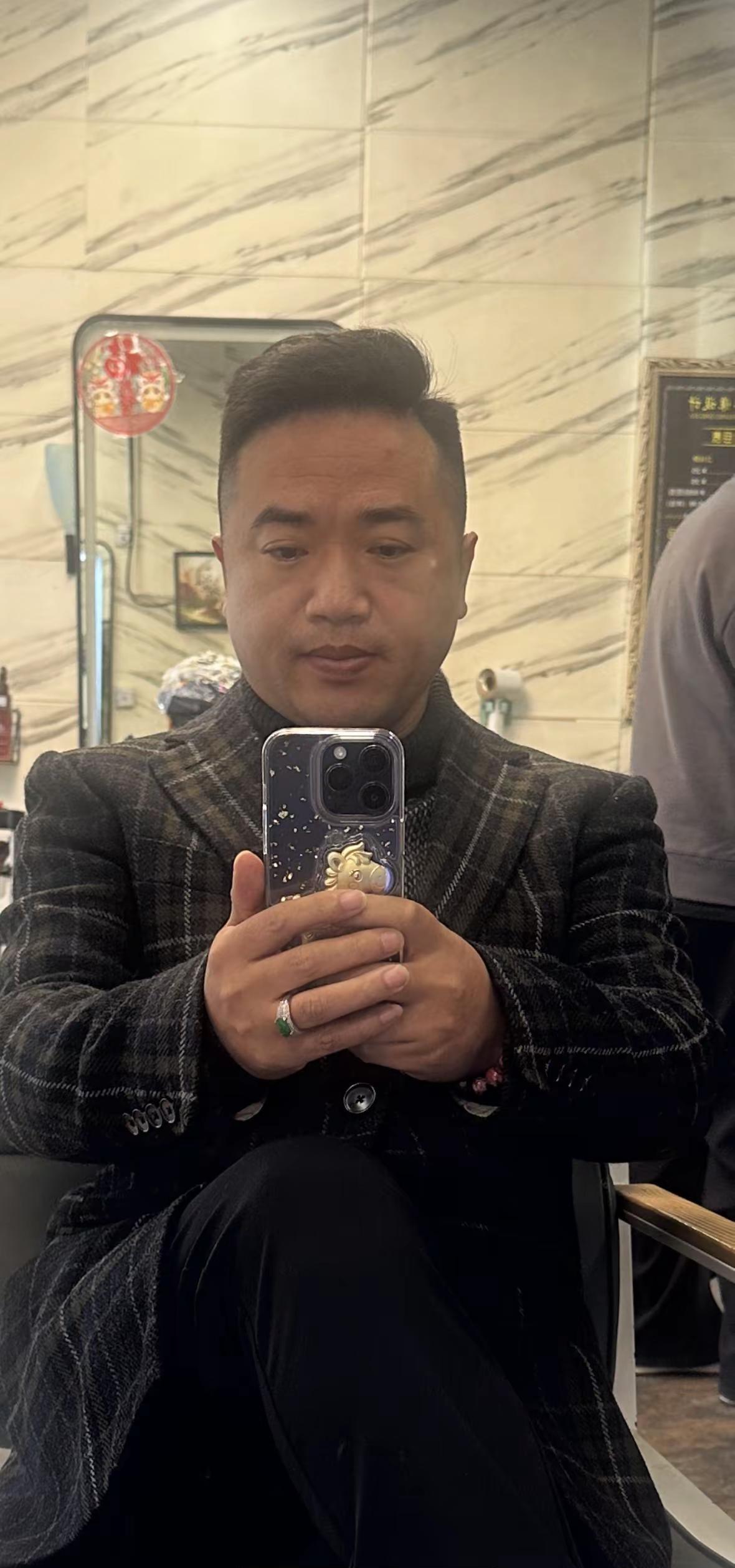 与时光并行，不问几许唯愿岁月无恙，生活简单自在！