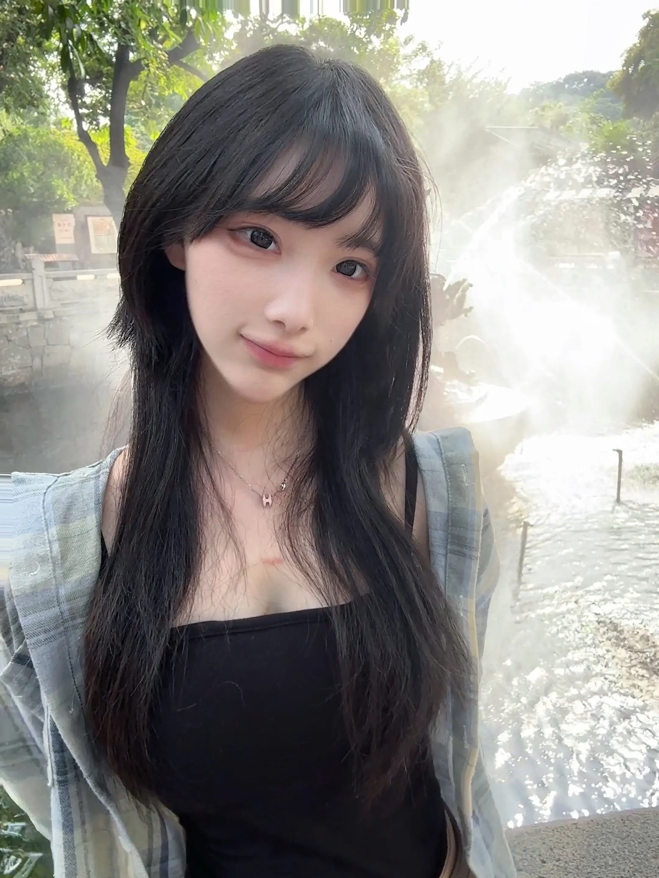 你像一场大雨 淋湿我的眼睛。