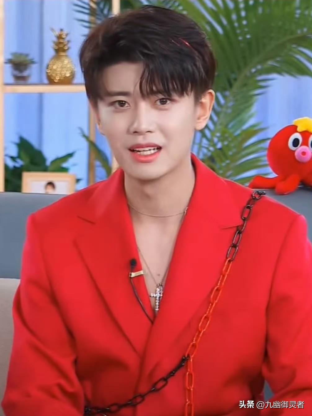 刚刚刷到关于任嘉伦[比心][比心][比心]
一个很有意思的视频
那个评论区，真的