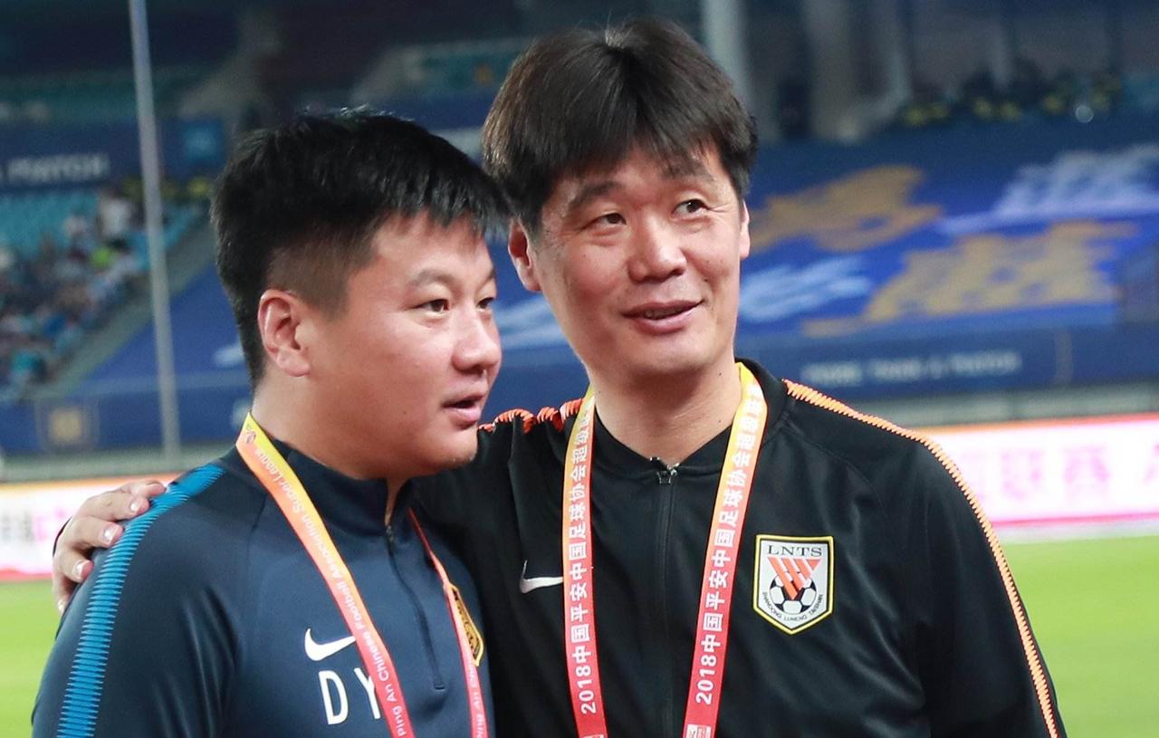 辽宁铁人正式换帅，前成都蓉城功勋主帅徐正源接替李金羽，而中国足球名宿李金羽也成为