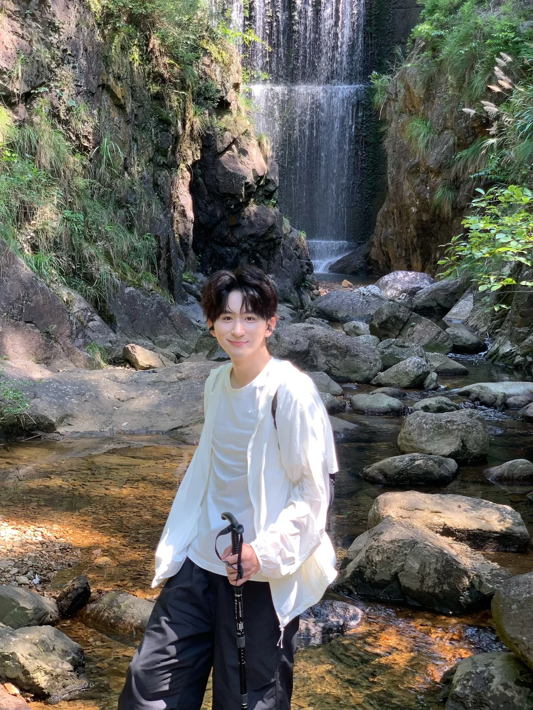 去山里晒太阳才是正经事