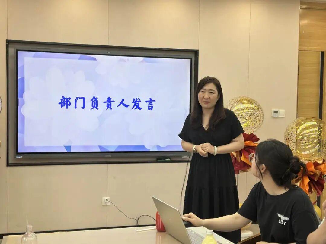 校园美化师
校园首席插画师
办公室暖心段子手
温柔生活思想家
       南京