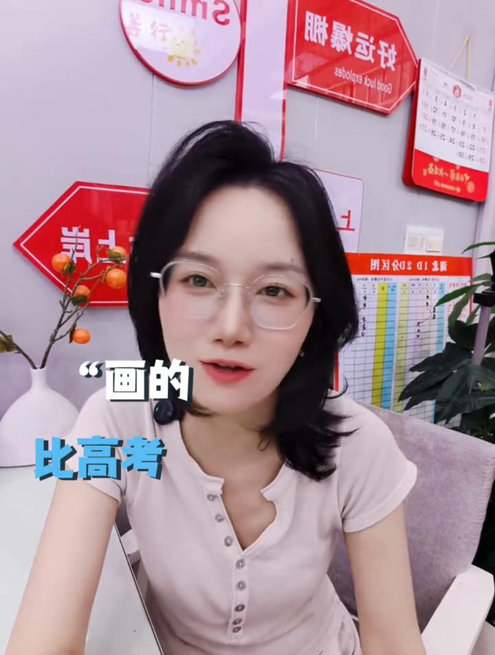 中彩票到底是命还是运气？
今天想跟所有还在死磕号码的朋友聊几句。我店里有个老彩民