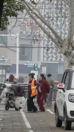 致敬每一个感动的瞬间……


这就是蓬勃的生命力，看得出她们是打心底里热爱生活！