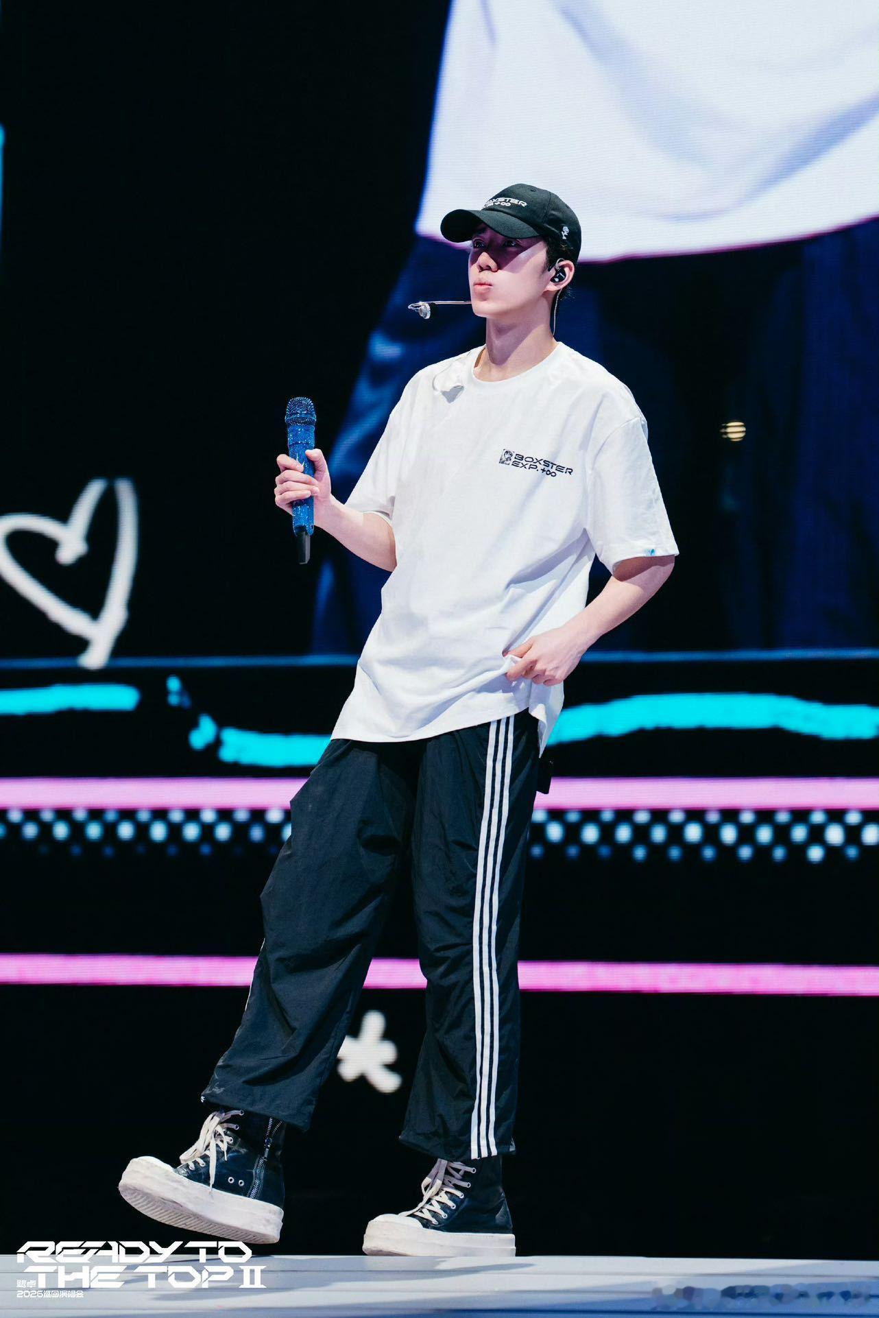 鹭卓新舞台上强度了 上海演唱会倒计时不足一天！本次演唱会从舞美到唱跳编排全面焕新
