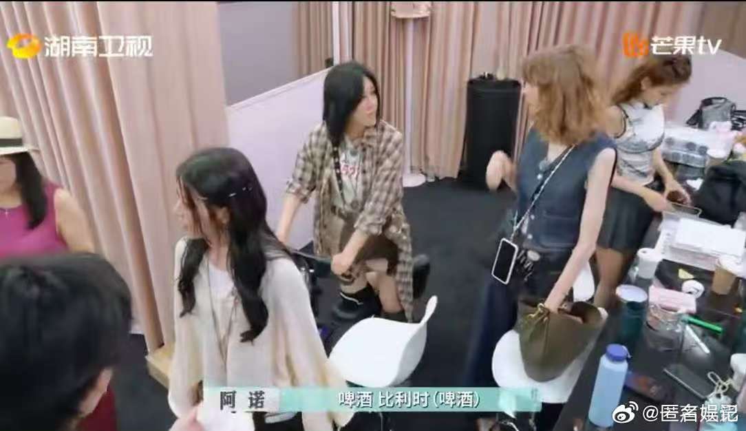 尚雯婕[超话]尚雯婕阿诺新老上海人畅聊尚雯婕阿诺新老上海人畅聊！阿诺把对两国感情