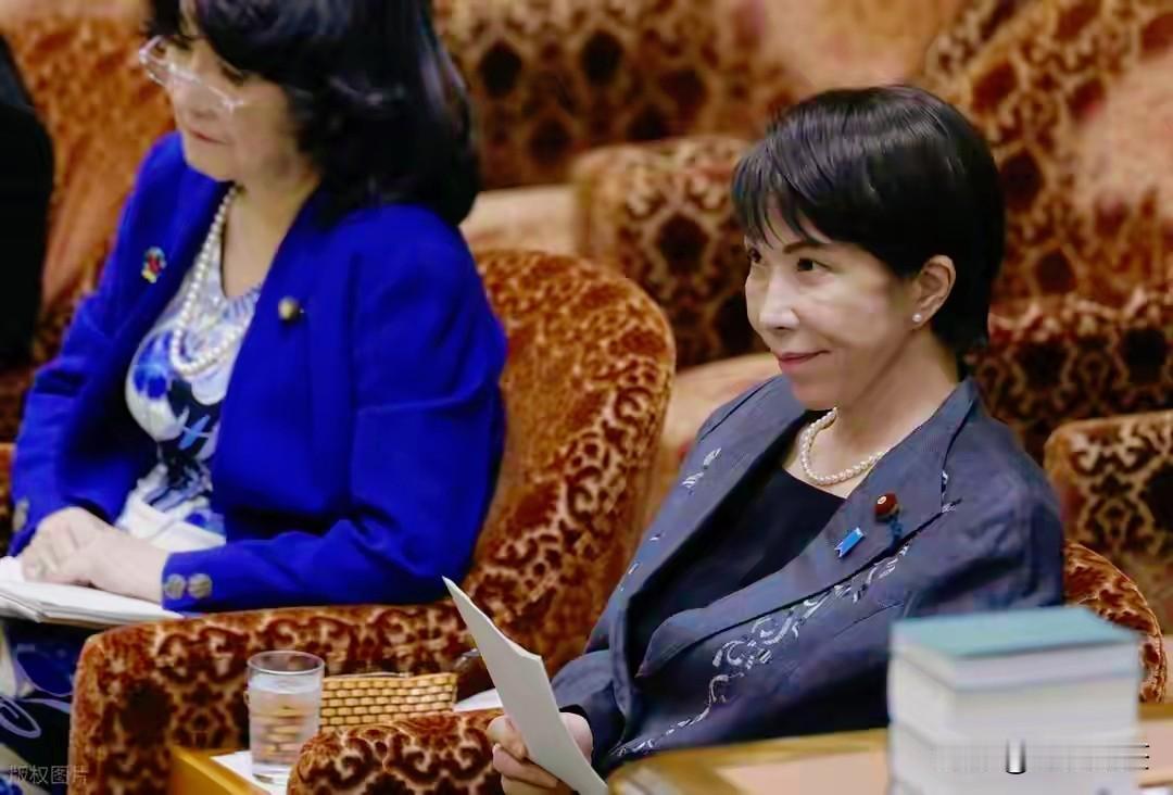 对话的前提是尊重，日本别搞“嘴上一套背后一套”！
 
12月11日的外交部例行记